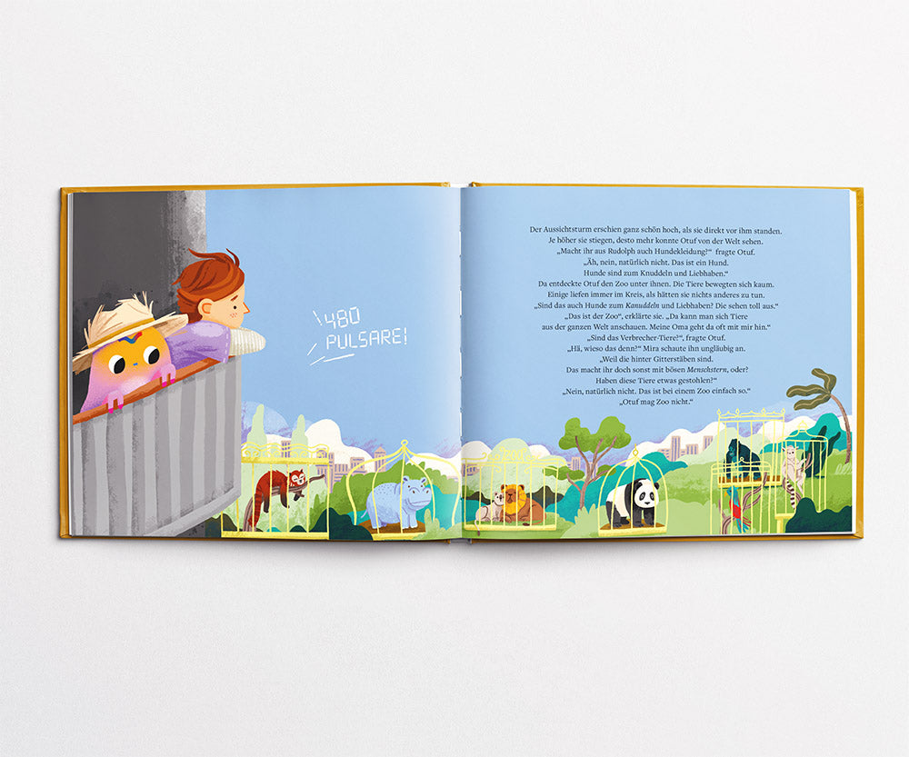 Illustration aus dem Kinderbuch „Otuf aus dem All“: Mira und das außerirdische Wesen Otuf blicken von einem Aussichtsturm auf einen Zoo. Unten sind Tiere in Käfigen zu sehen – ein Panda, ein Löwe, ein Zebra und andere. 